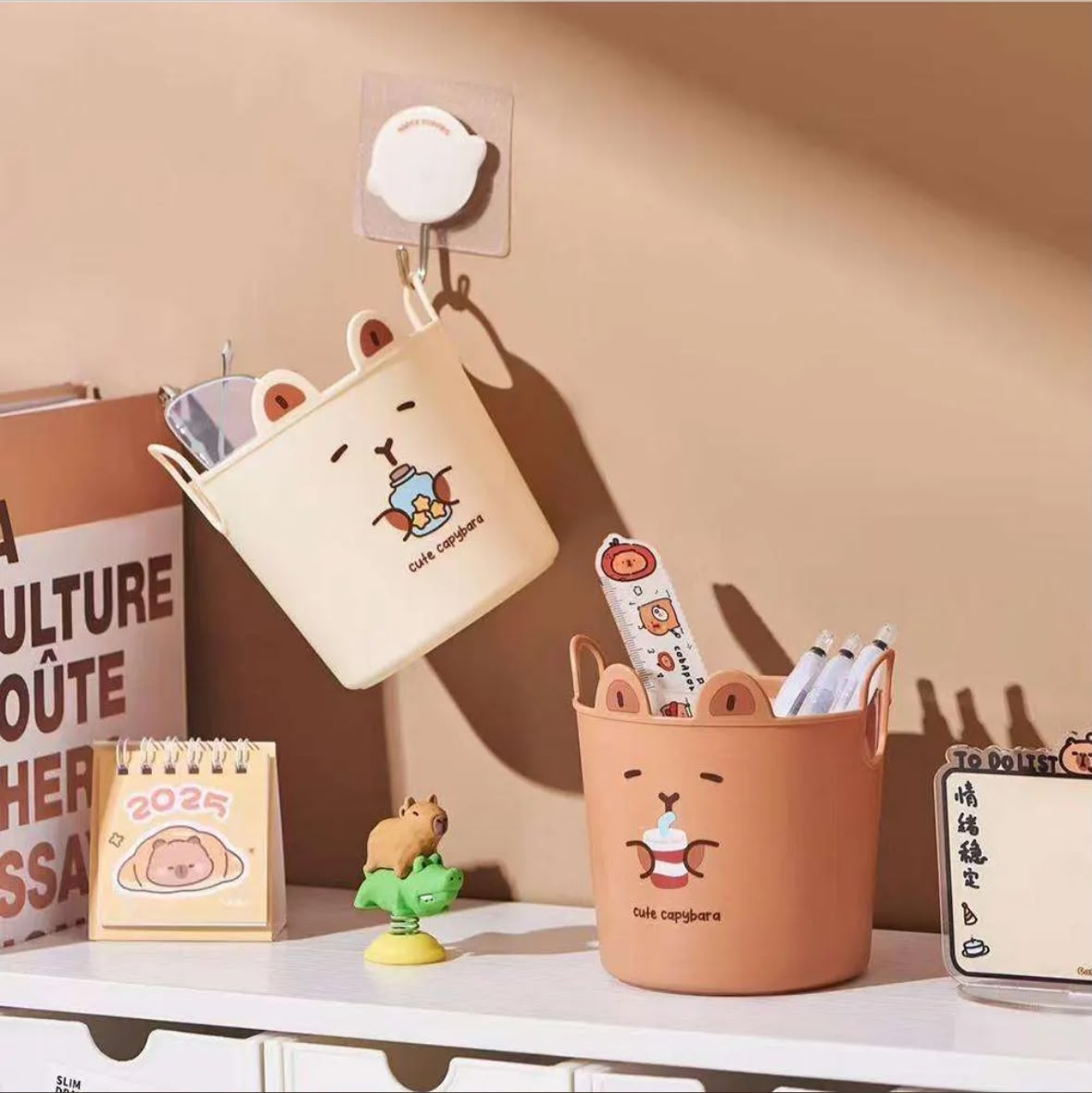 Capy bara organizer